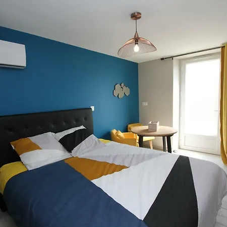 Napheo Oda ve Kahvaltı 4*