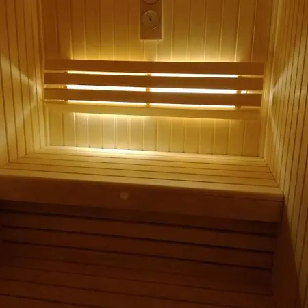 Oda ve Kahvaltı Napheo 4*